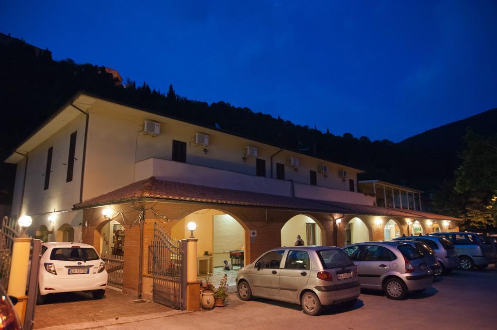Albergo Magrini Della Genga Genga (Ancona) Exterior foto
