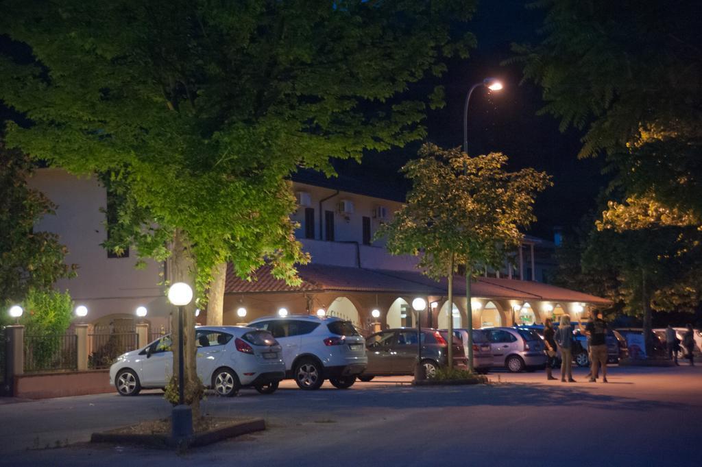 Albergo Magrini Della Genga Genga (Ancona) Exterior foto