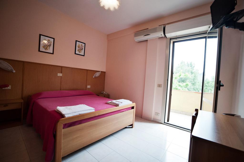Albergo Magrini Della Genga Genga (Ancona) Quarto foto