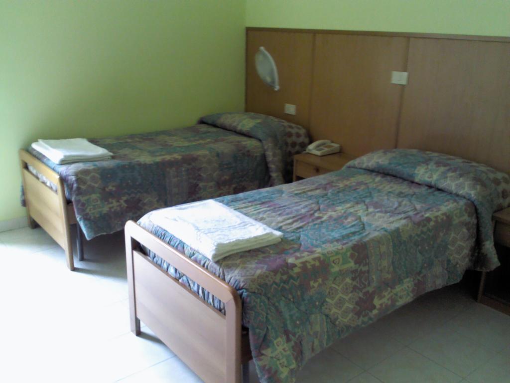Albergo Magrini Della Genga Genga (Ancona) Quarto foto